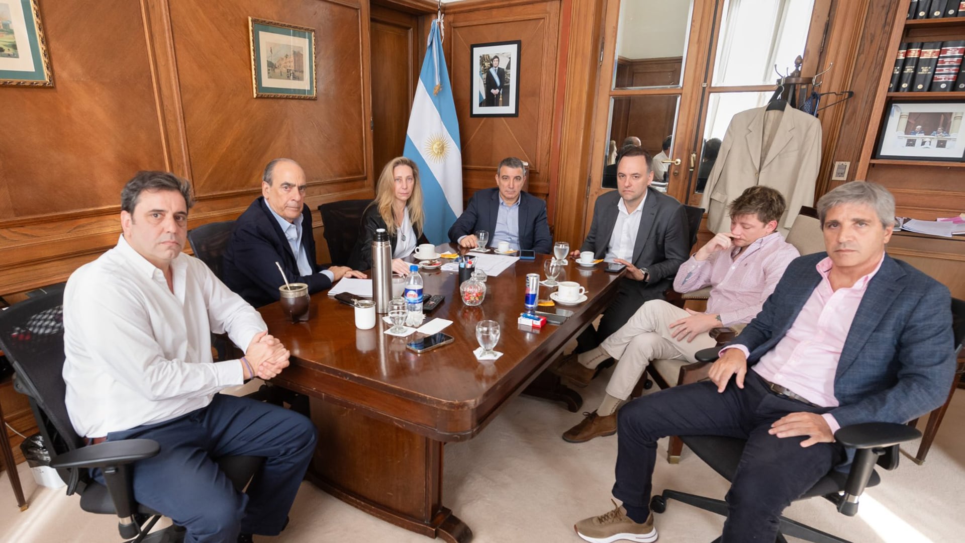 El arribo de otra compañía para operar Aerolíneas Argentinas sería solamente para los vuelos de cabotaje