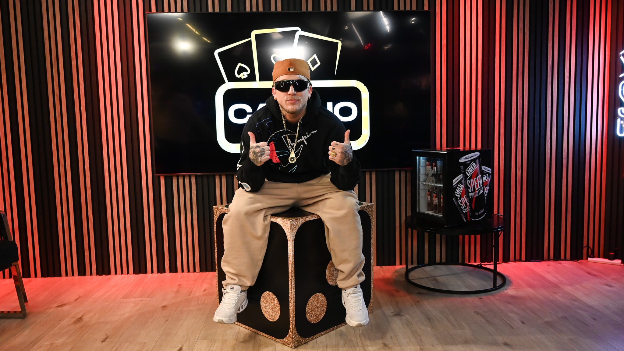 El Polaco mostró un adelanto de su nuevo tema y sorprendió con un fuerte mensaje religioso