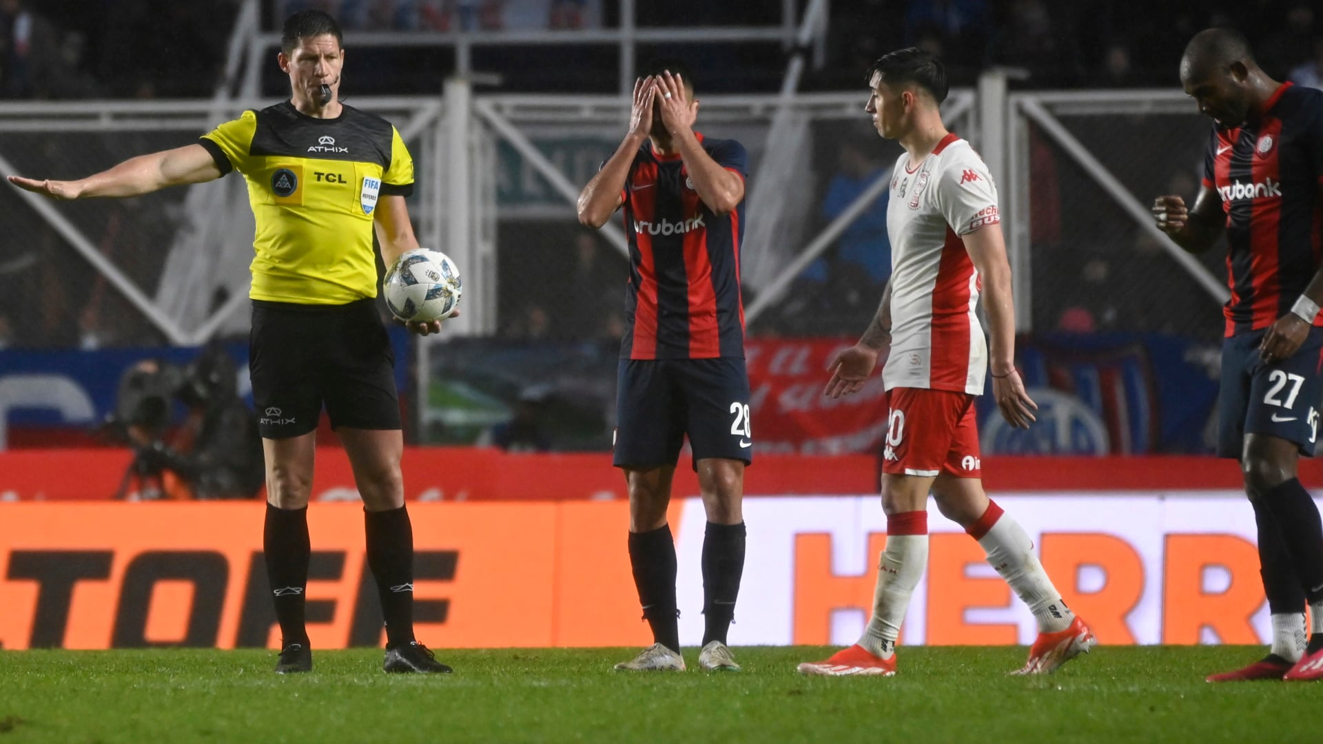 Se confirmó el árbitro del Superclásico que disputarán Boca Juniors y River Plate en la Bombonera