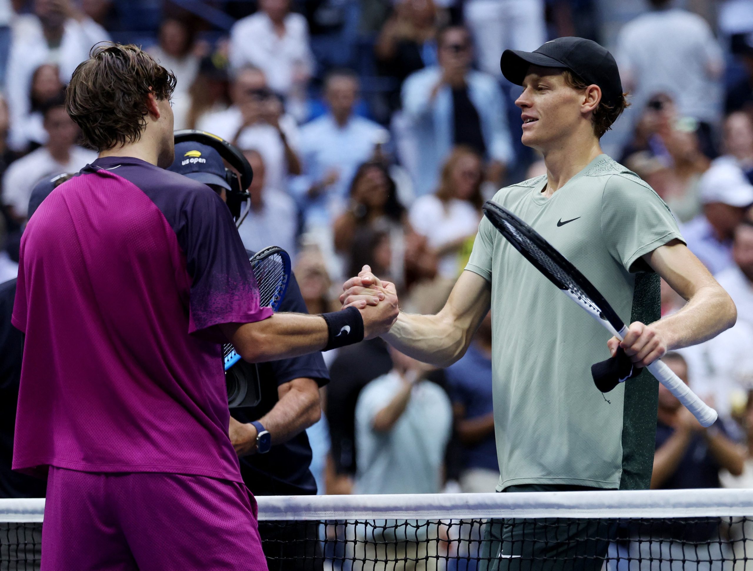 Tras el escándalo por dopaje, el número 1 del mundo Jannik Sinner se clasificó a la final del US Open